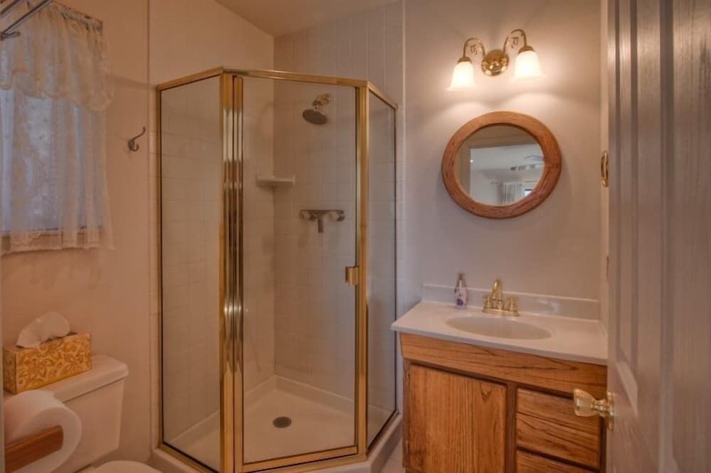 4017 Saddle Road2