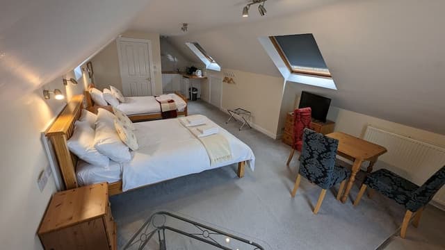 Room (7)