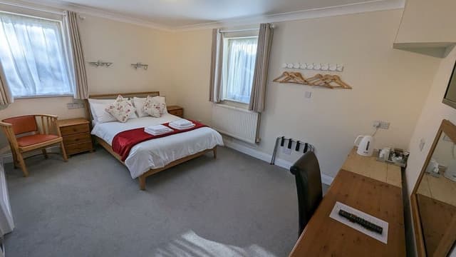 Room (5)