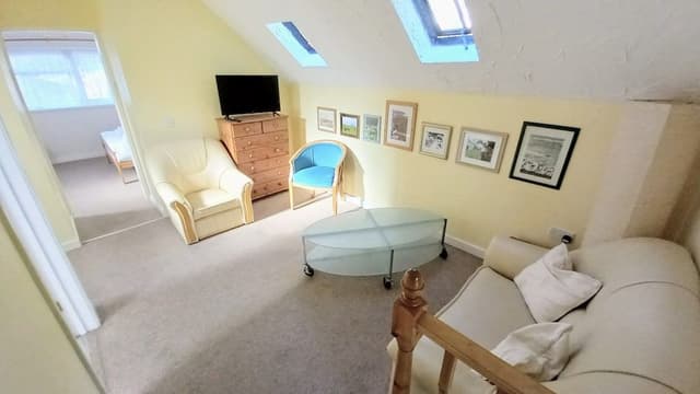 Room (14)
