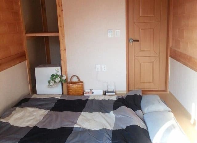 Ondol Room