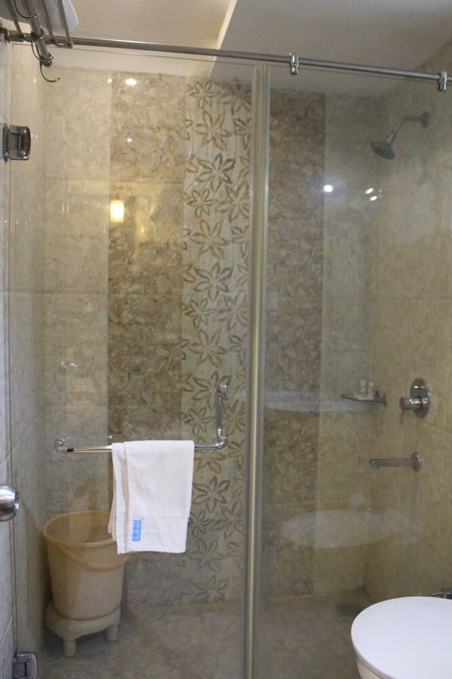 Standard Double Room, 1 King Bed, Accessible, Smoking