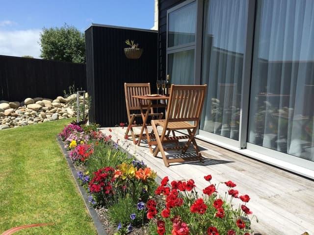 Studio Suite, Jetted Tub, Garden View