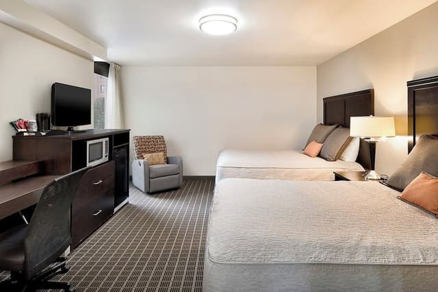 Deluxe Room, 2 Queen Beds, City View