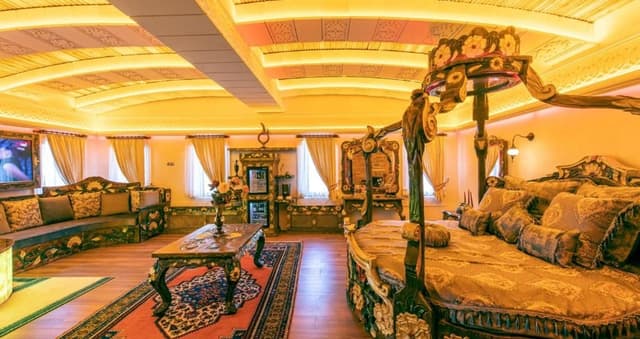 Queen Room