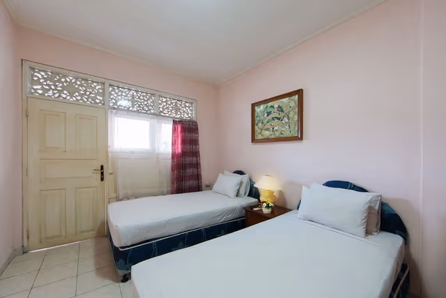 Standard Twin Room