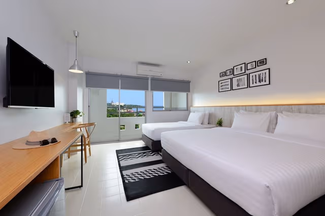 Deluxe Triple Room, Multiple Beds, Sea View