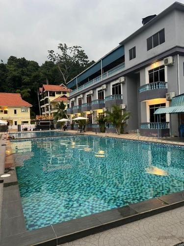 สุเรีย บีช รีสอร์ท (Suria Beach Resort)3