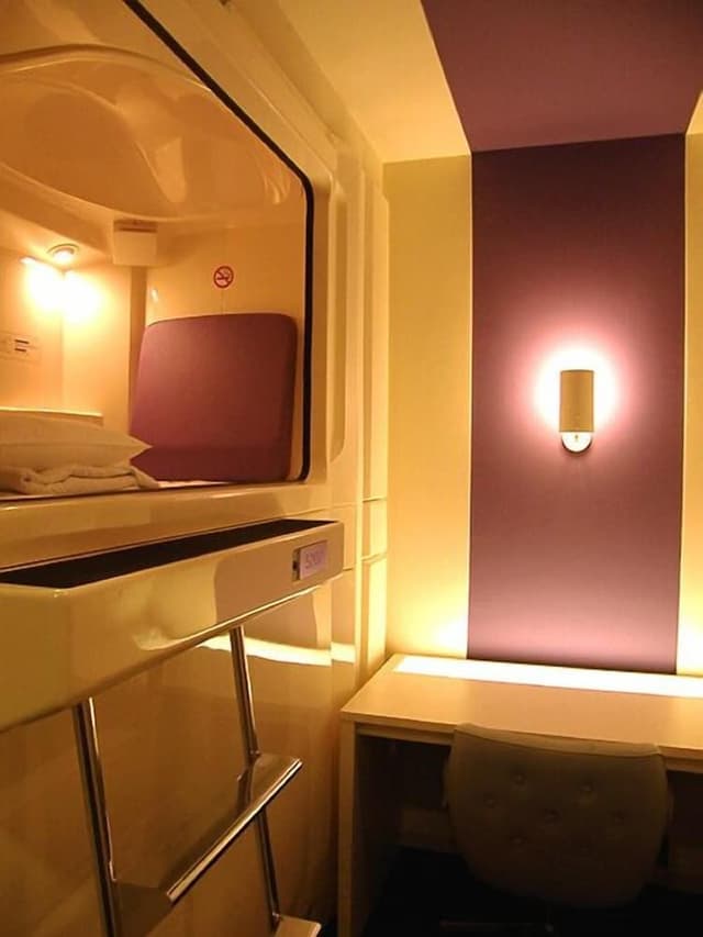 Special Offer - Deluxe Capsule Room for Male Guests