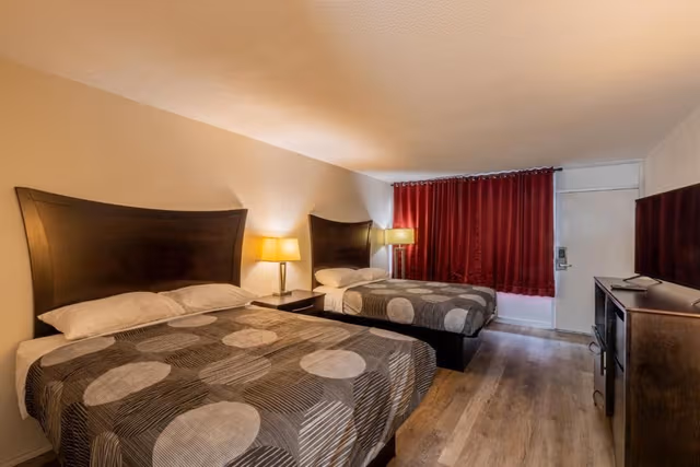 2 Queen Beds Non-Smoking