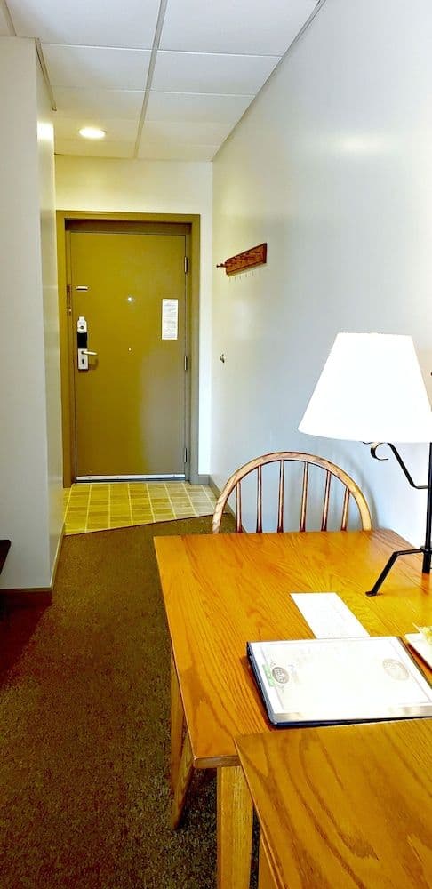Premium Room, 1 King Bed, Accessible, Ground Floor