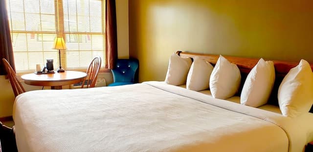 Standard Room, 1 King Bed, Non Smoking, Annex Building