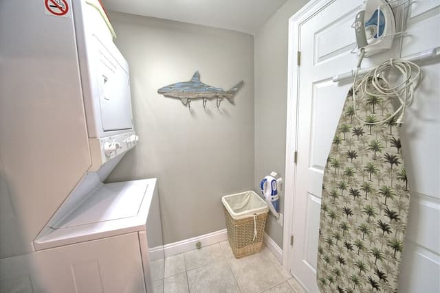 Condo, 2 Bedrooms