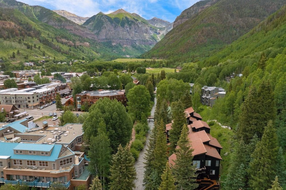 Manitou Riverhouse by Telluride Resort Lodging4