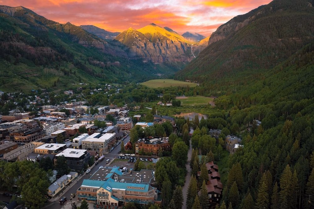 Manitou Riverhouse by Telluride Resort Lodging3
