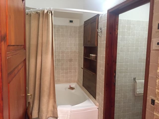 Luxury Villa, 3 Bedrooms, Hill View, Garden Area