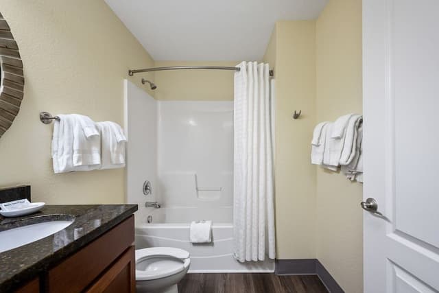 Deluxe Room, 1 King Bed