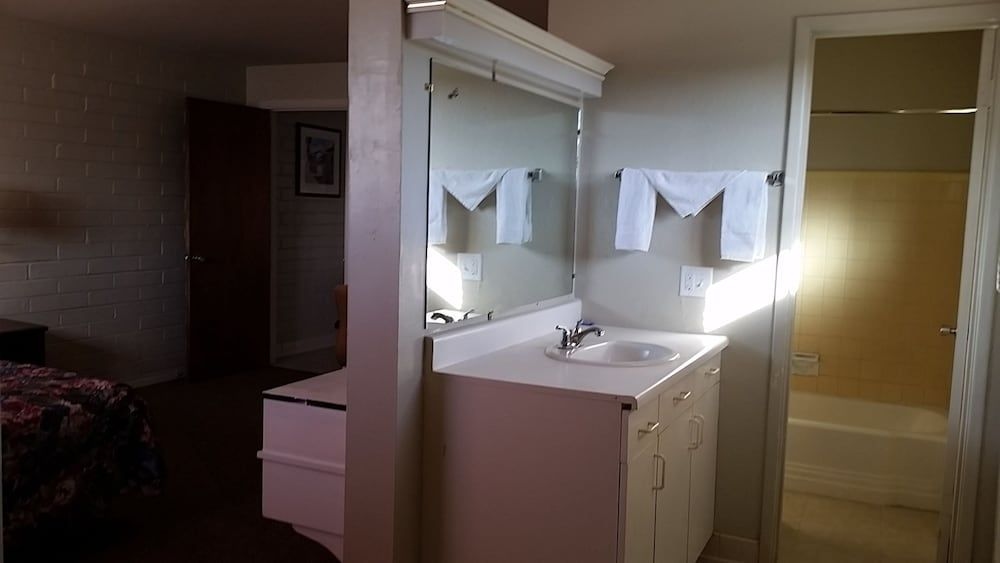 Riviera Motor Lodge0