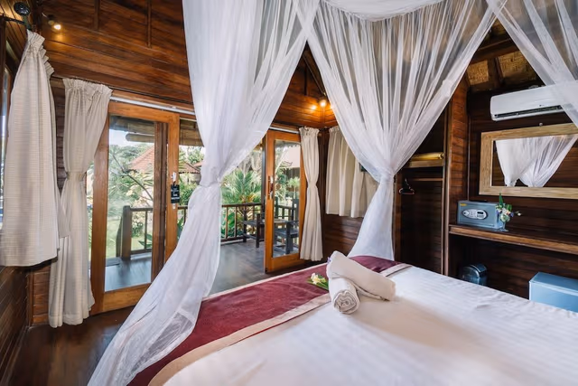 Luxury Bungalow, 1 Double Bed, Pool View