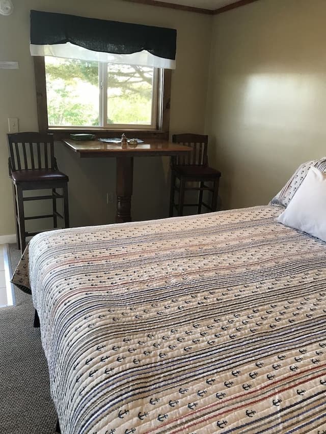 Deluxe Room, 1 King Bed, Kitchenette