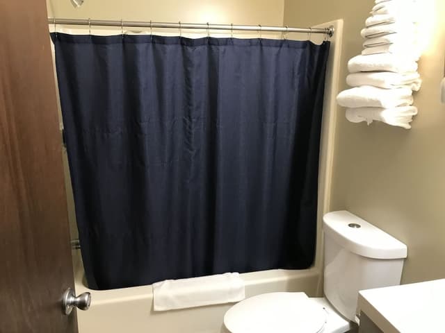 Deluxe Room, 1 Queen Bed, Kitchenette