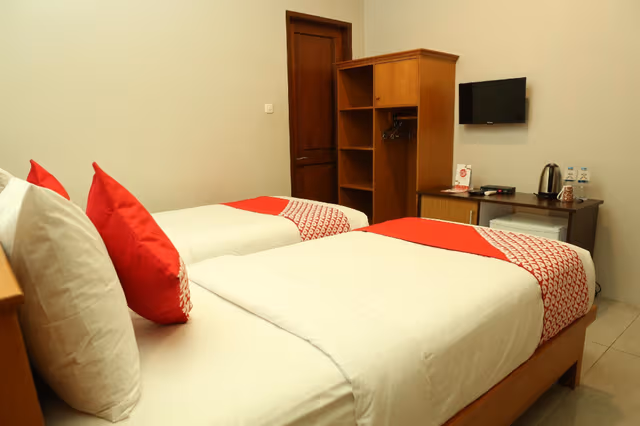 Standard Twin Room