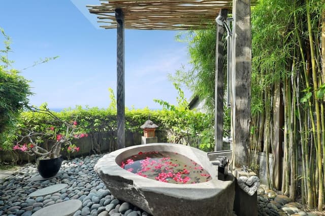 Raja - Five Bedroom Pool Villa with Ocean View