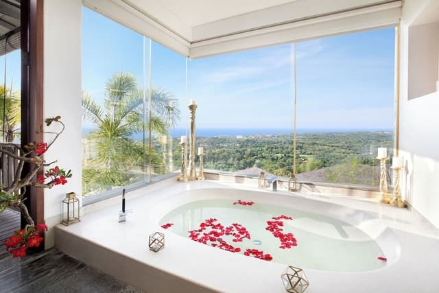 Raja - Five Bedroom Pool Villa with Ocean View