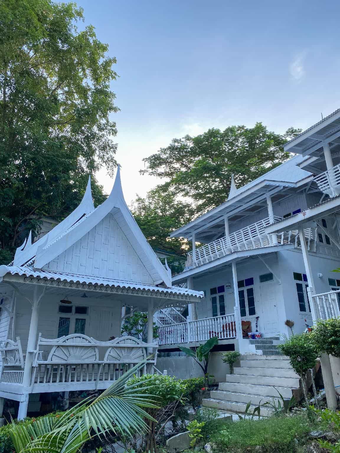 บ้านไทยแสงเทียน บ้านไทยแสงเทียน