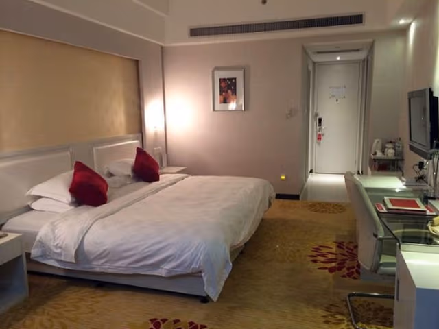 Business Queen Room