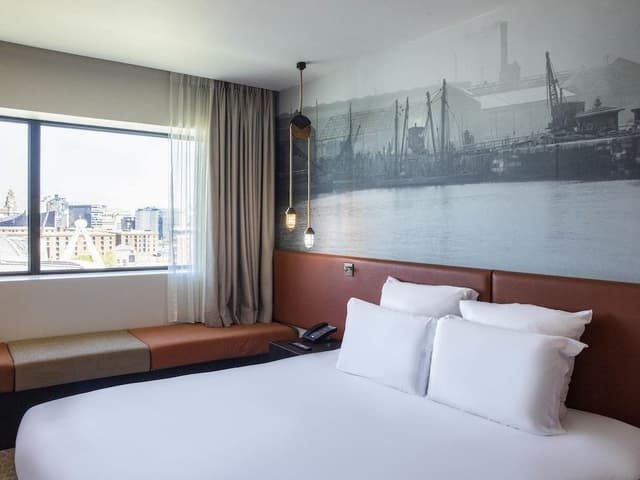 Superior Room, 1 King Bed, River View