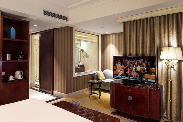 Deluxe Suite