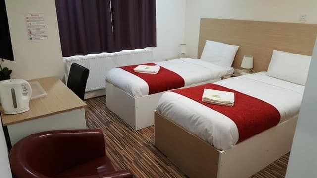 Basic Double or Twin Room, Private Bathroom