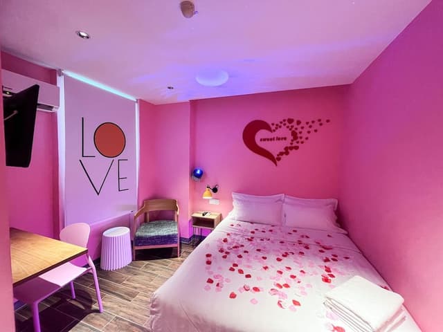 Romantic Themed Room