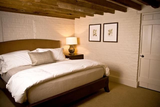 Courtyard King Room