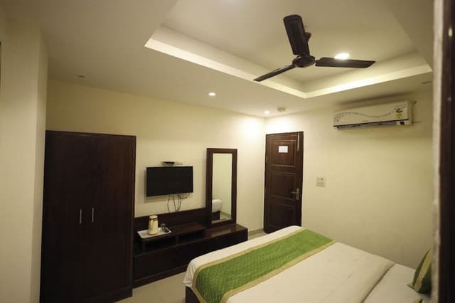 Classic Double Room