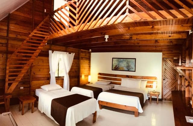 Quintuple Room