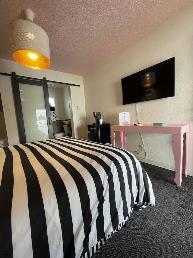 Deluxe Room, 1 Queen Bed