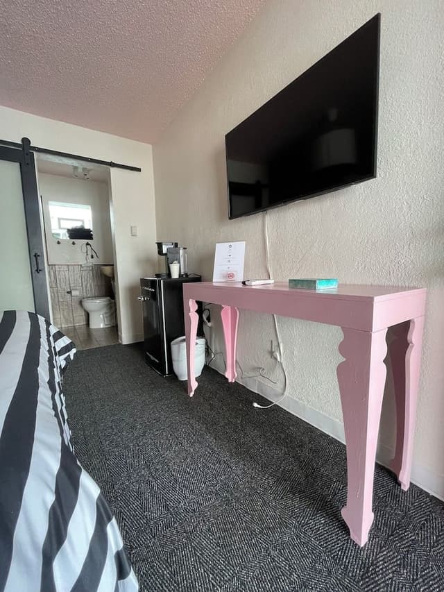 Deluxe Room, 1 Queen Bed