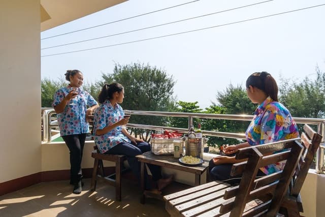 Family Room, Sea View