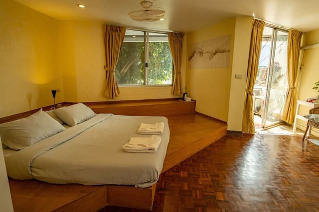 Deluxe Double Room, 1 King Bed, Balcony