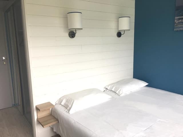 Family Room, Connecting Rooms