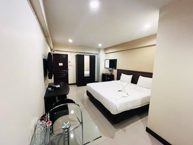 Deluxe Room, Balcony