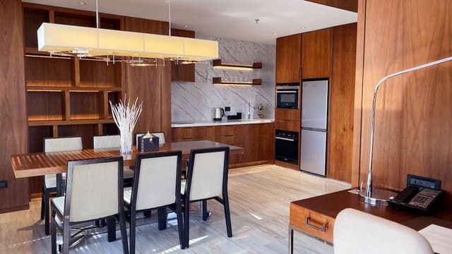 Suite, 3 Bedrooms