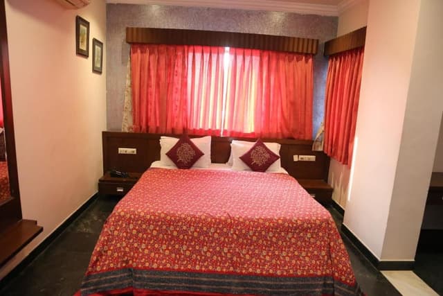 Queen Room