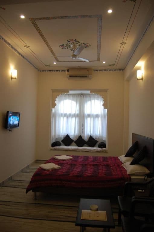 Deluxe Double Room with Lake View