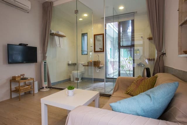 Room (Two meters Lane 1027)