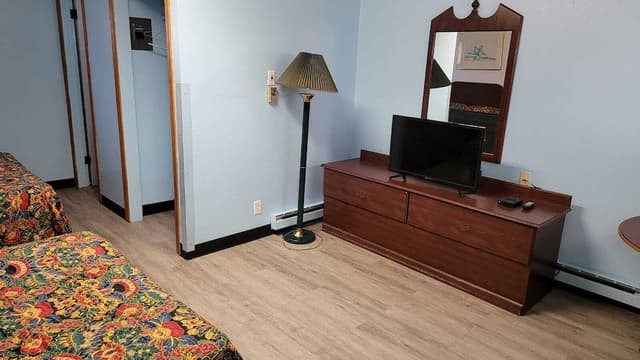 3 Queen Bed Non Smoking