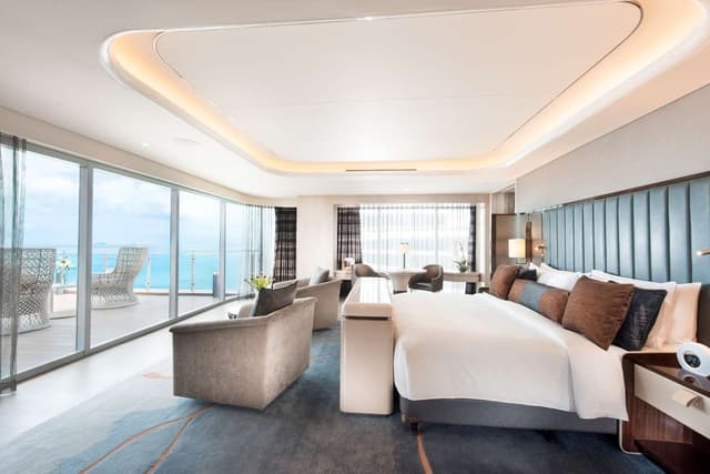 PRESIDENTIAL SUITE