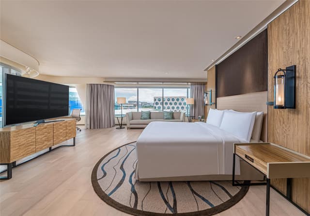 TWO BEDROOM AMBASSADOR SUITE-BALCONY